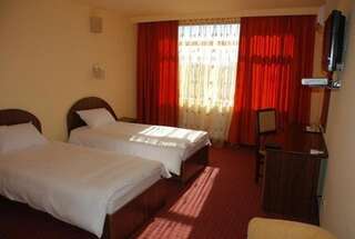 Отель Hotel Coliseum Калафат Двухместный номер с 1 кроватью или 2 отдельными кроватями-5